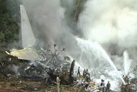 Při leteckém neštěstí v Indii zahynulo 159 lidí