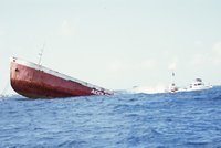 Další lodní neštěstí: V Indii se potopil trajekt, sto mrtvých a sto pohřešovaných