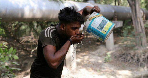 „Lidé se bojí vycházet.“ Brutální vedra v Indii už mají 100 obětí, nemocnice nestíhají