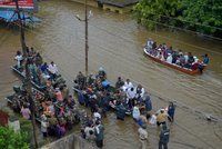 Mohutné záplavy sužují Indii: Velká voda zabila na 150 lidí, statisíce vyhnala z domovů