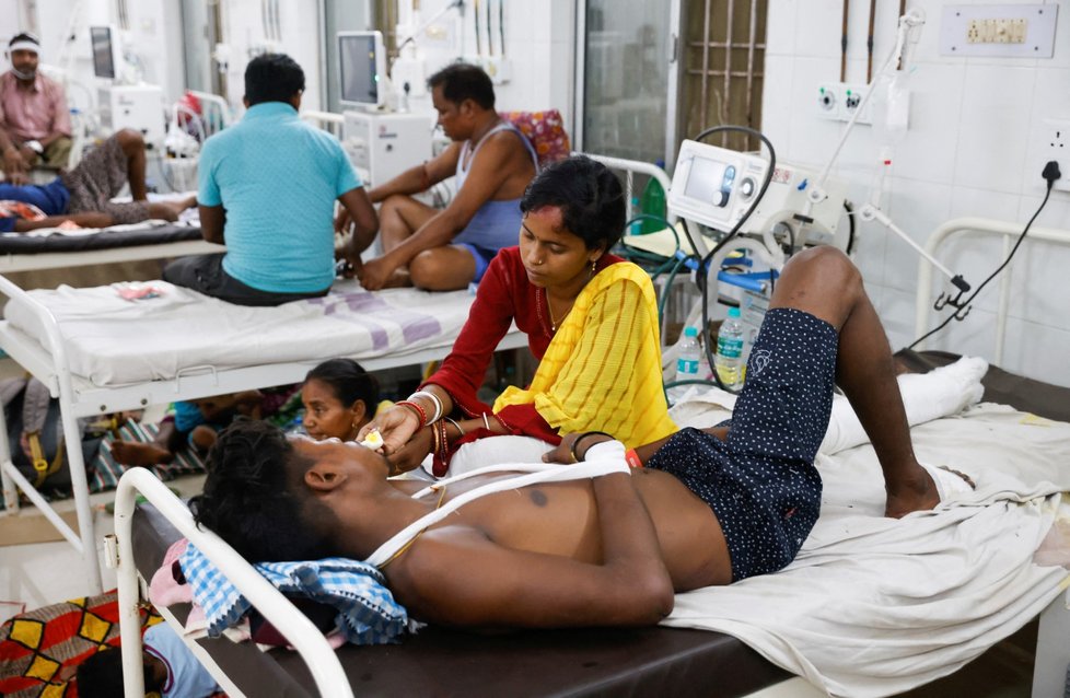 Nemocnice v Balešvaru (Balasore): Ranění při srážce vlaků (3. 6. 2023)
