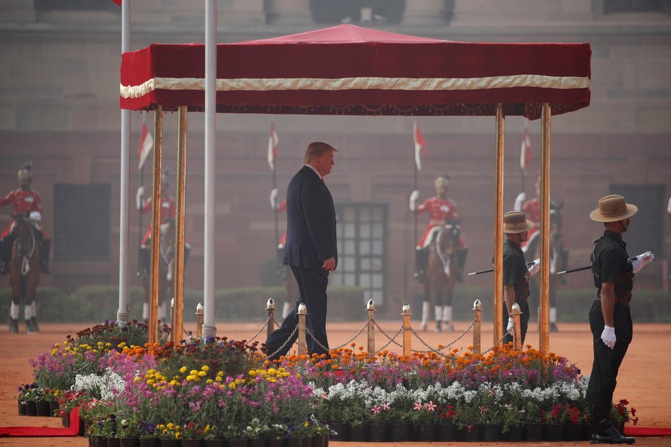 Americký prezident Donald Trump navštívil se ženou Nové Dillí kvůli jednání s indickým premiérem Naréndrou Módí