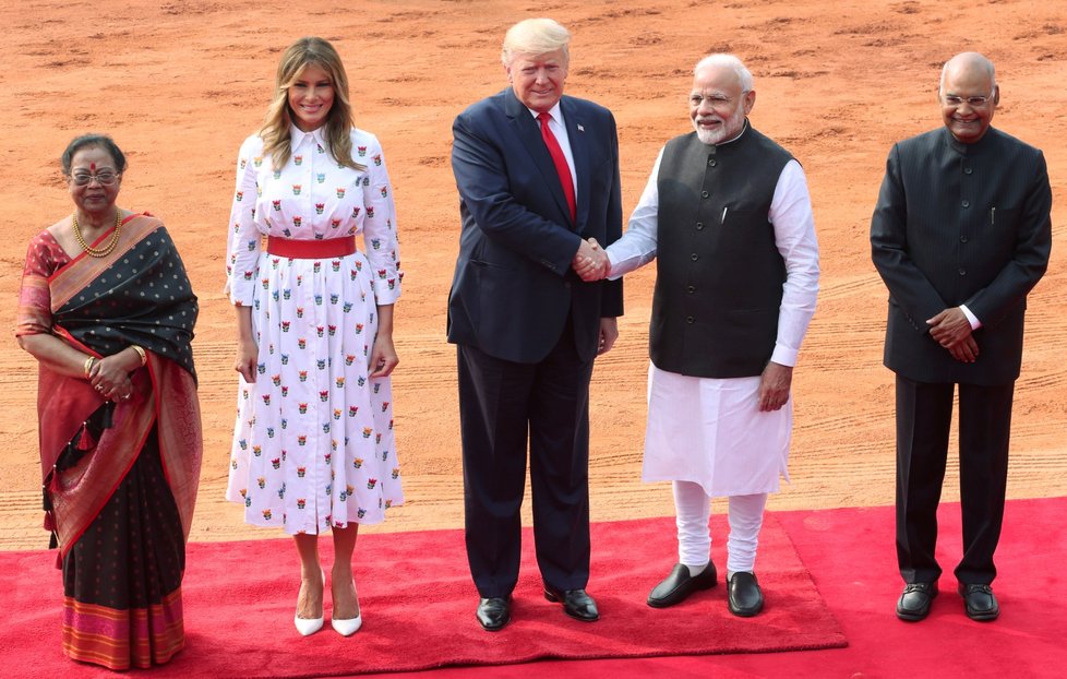 Americký prezident Donald Trump navštívil se ženou Nové Dillí kvůli jednání s indickým premiérem Naréndrou Módím.