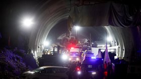 Záchrana indických dělníků uvězněných v tunelu (28.11.2023)