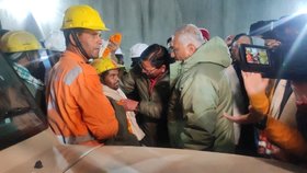 Záchrana indických dělníků uvězněných v tunelu (28.11.2023)