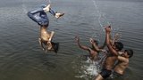 39 tisíc jako odškodné za úmrtí kvůli vedru: V Indii zemřelo 1400 lidí, teploty stále atakují 50 °C