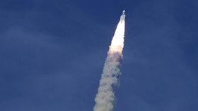 Indie vyslala do vesmíru raketu se sondou Čandrájan-3 (14. 7. 2023)