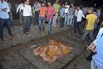 V severní Indii zahynulo nejméně 50 lidí, přejel je vlak