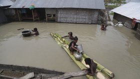 Indii vedle rekordních přírůstků nakažených koronavirem trápí velké záplavy