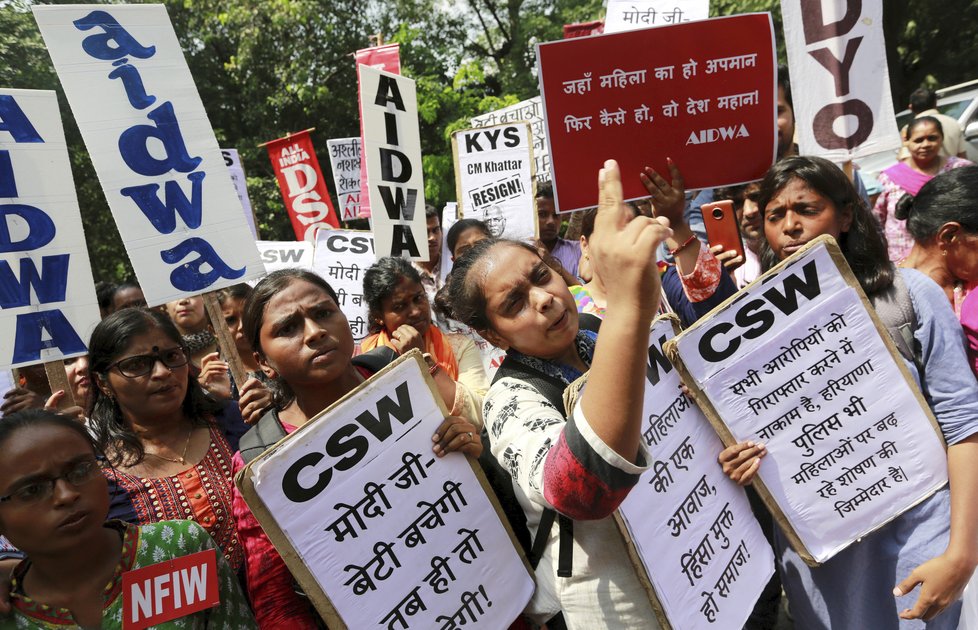 V Indii dochází k častým protestům proti sexuálnímu násilí, jehož obětí jsou převážně malé dívky.