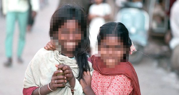 Dvě indické sestry (15 a 23) mají být znásilněny kvůli tomu, že jejich bratr utekl s vdanou ženou.