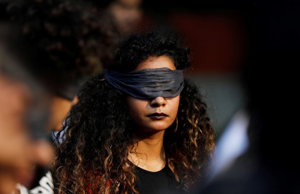 Demonstranté vyjadřují soucit s oběťmi sexuálního zneužití při protestu v Novém Dillí