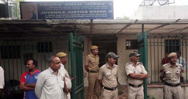 Indičtí policisté ztratili odsouzeného při zastávce v nevěstinci