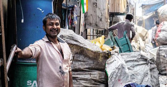 Indie: Za Milionářem z chatrče do bombajské čtvrti Dháráví