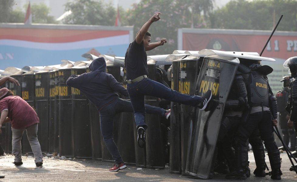 Indonéská policie se intenzivně připravuje na nadcházející Asijské hry, které bude hostit hlavní město Jakarta (červenec 2018).