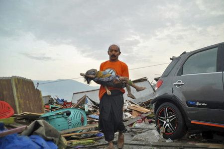 Indonéský ostrov Sulawesi zasáhlo zemětřesení, způsobilo až třímetrové vlny tsunami (28.9.2018)