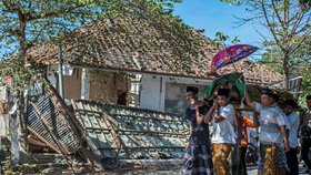 Ničivé zemětřesení na indonéském ostrově Lombok si vyžádalo již 436 obětí. Dalších více než 350 000 lidí přišlo o střechu nad hlavou (13.8.2018).