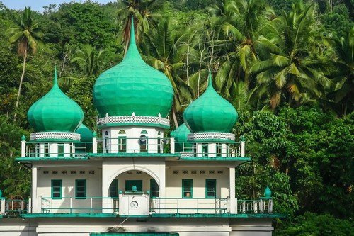 Indonéská buddhistka si stěžovala na hluk z mešity v sousedství, soud jí dnes vyměřil 18 měsíců za mřížemi za rouhání