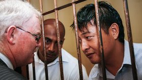 Soud v Indonésii Australanovi přiřkl trest smrti a zamítl poslední možnost odvolání.