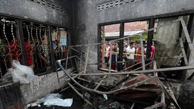 Nejméně 30 mrtvých včetně několika dětí si vyžádal páteční požár v malé továrně na zápalky na indonéském ostrově Sumatra.