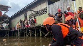 Krokodýl v Indonésii přivezl záchranářům mrtvého pohřešovaného chlapce.