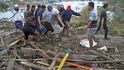 Indonéský ostrov Sulawesi zasáhlo zemětřesení, způsobilo až třímetrové vlny tsunami (28.9.2018)