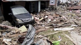 Zemětřesení z 28.9.2018 a následná tsunami zpustošily ostrov Sulawesi