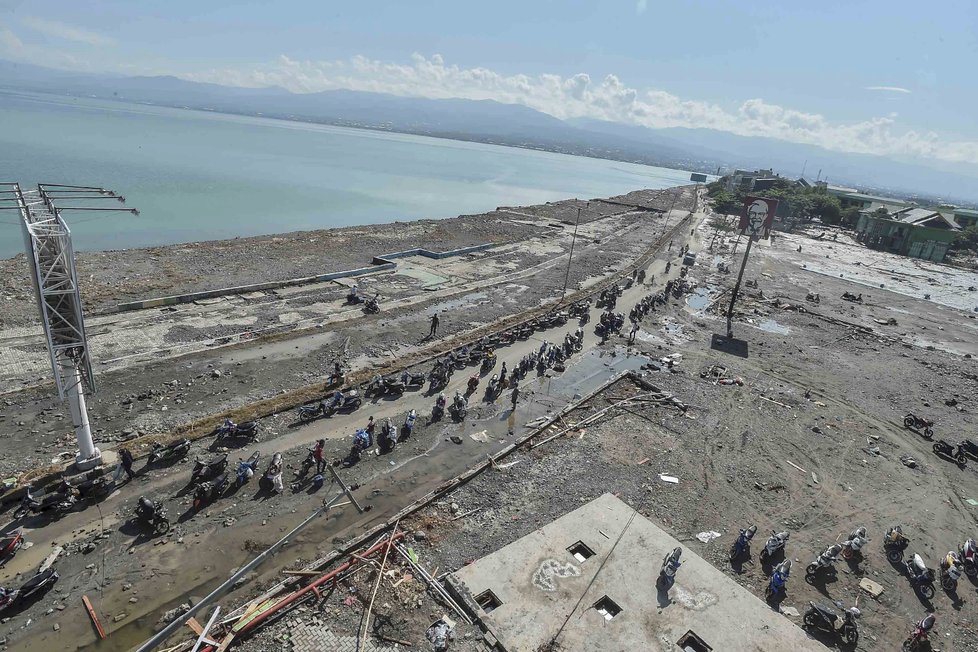 Tsunami a zemětřesení v Indonésii