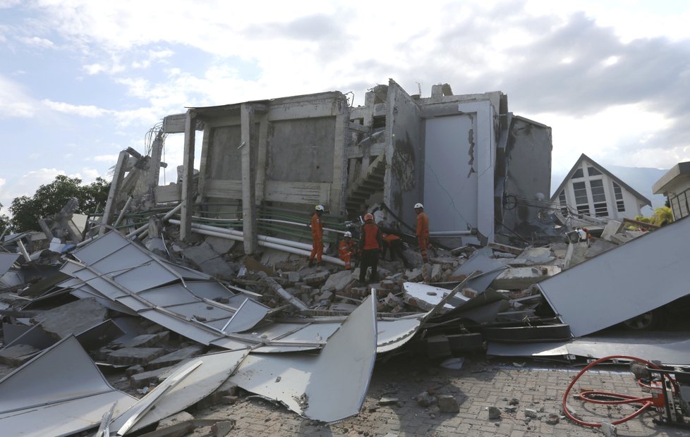 Tsunami a zemětřesení v Indonésii