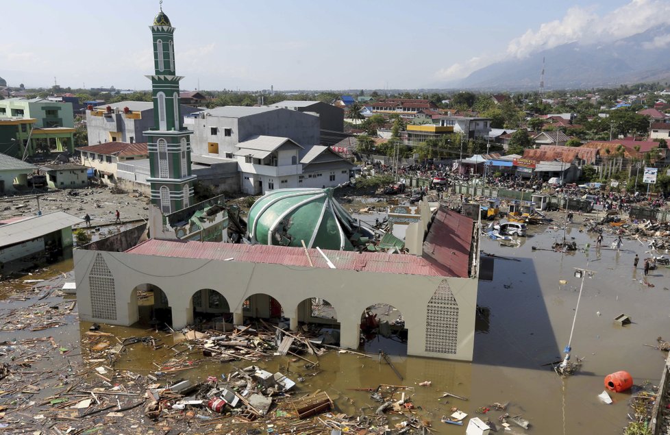 Tsunami a zemětřesení v Indonésii