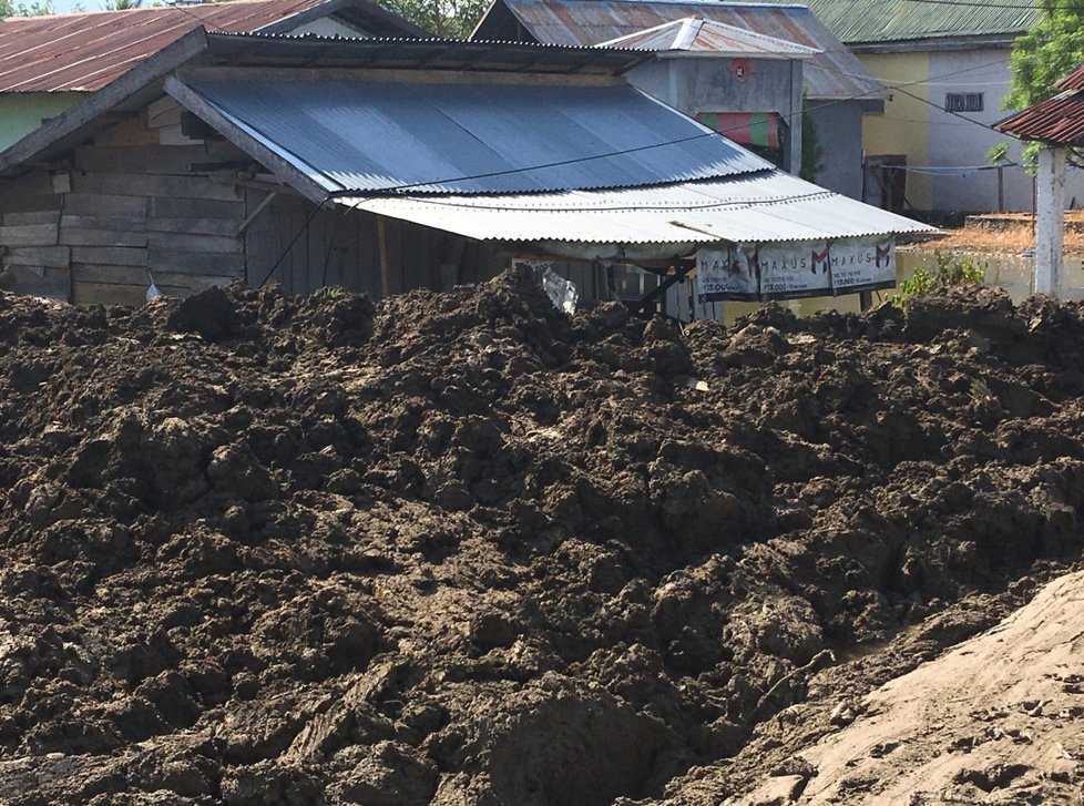 Tsunami a zemětřesení v Indonésii