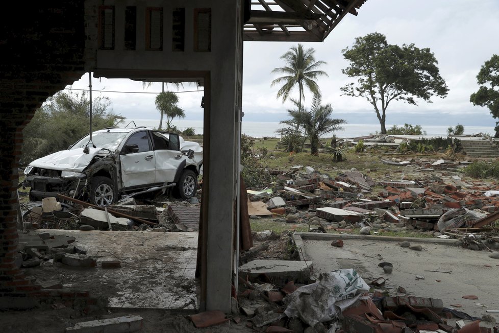 Indonésii v prosinci 2018 zasáhla ničivá tsunami vyvolaná vulkánem Anak Krakatoa