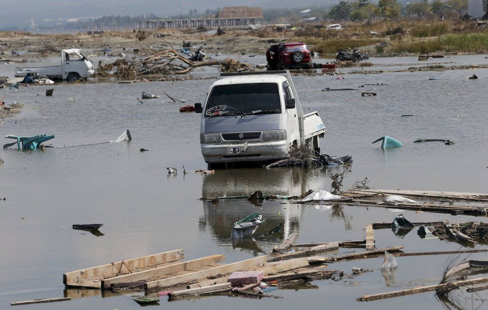 Tsunami a zemětřesení v Indonésii