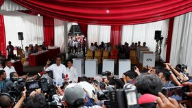 Volby v Indonésii nepřežilo přes 270 volebních komisařů