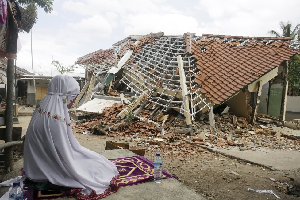 Indonéským ostrovem Lombok otřáslo další zemětřesení, (19.08.2018).