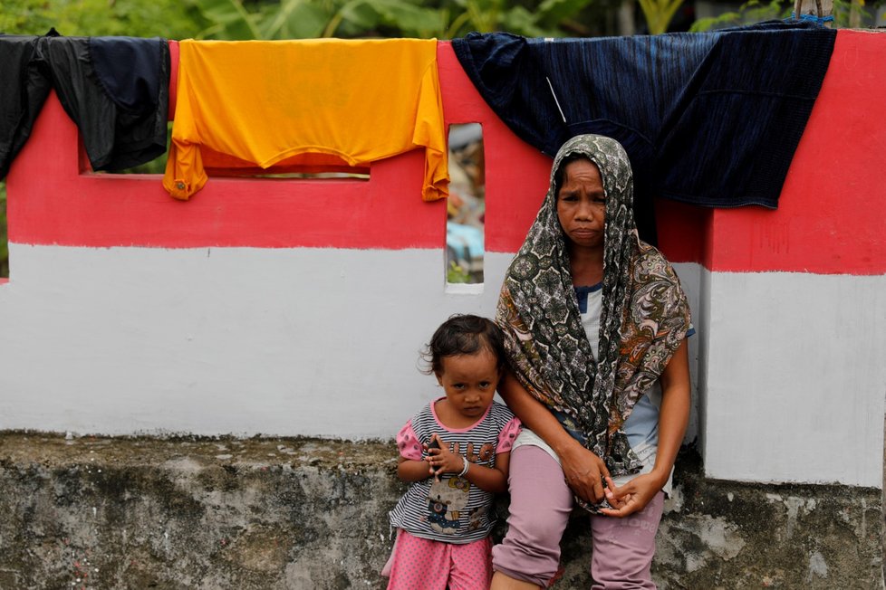 Po zemětřesení a tsunami na indonéském ostrově Sulawesi je nejméně 1650 mrtvých. (6.10.2018)