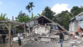 Indonésii zasáhlo silné zemětřesení