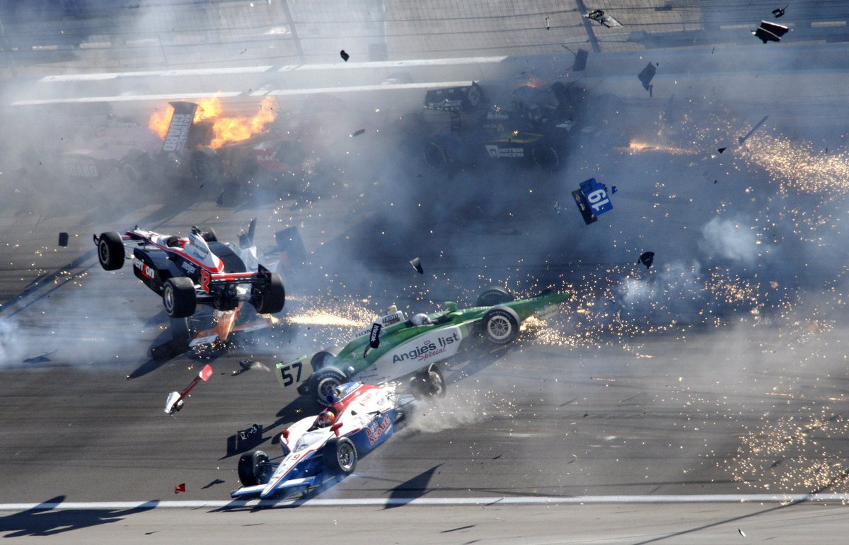 Pekelná havárie během závodu IndyCar na okruhu v Las Vegas