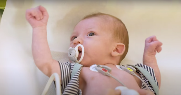 Zázrak pár hodín po narodení!  Lekári z Motola zachránili život chlapčekov s infarktom