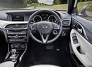 Infiniti Q30: Fotografie interiéru odhalují techniku od Mercedesu