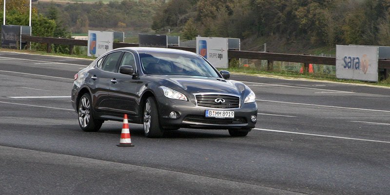 Infiniti M