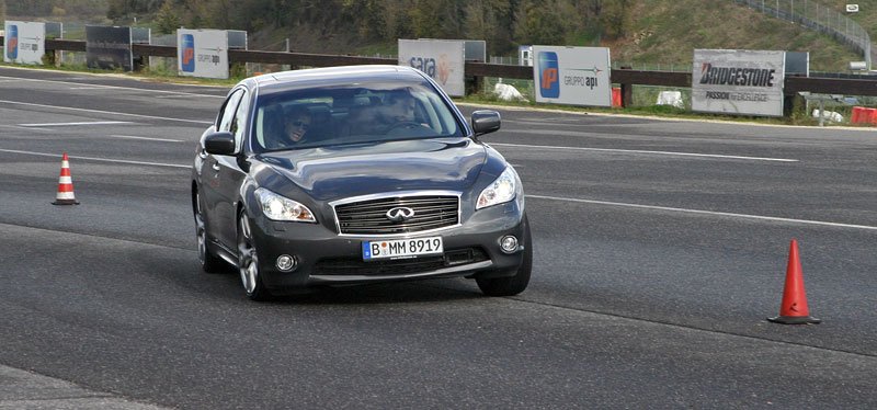 Infiniti M