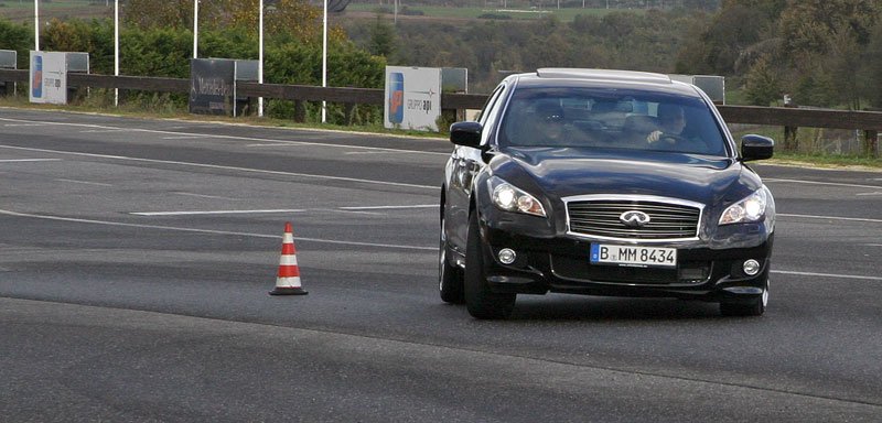 Infiniti M