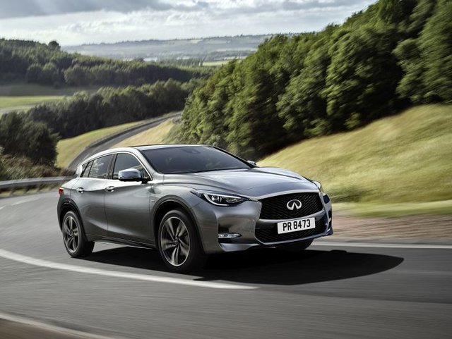 Infiniti Q30