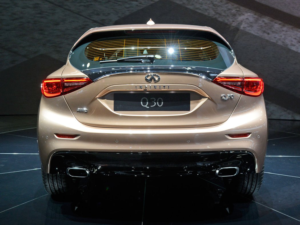 infiniti video frankfurt2015 nizsistredni crossover redakcnivideo