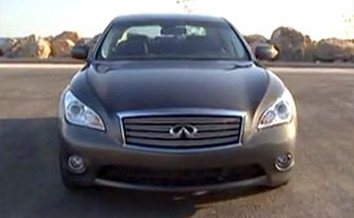 Video: Infiniti M  - Detailní prohlídka nového modelu