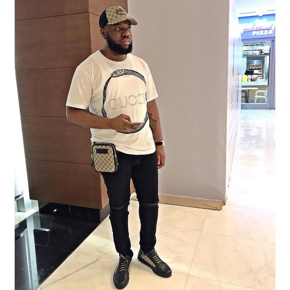 Nigerijský influencer Hushpuppi alias Raymond Abbas je obviněn z podvodu za 10 miliard korun.