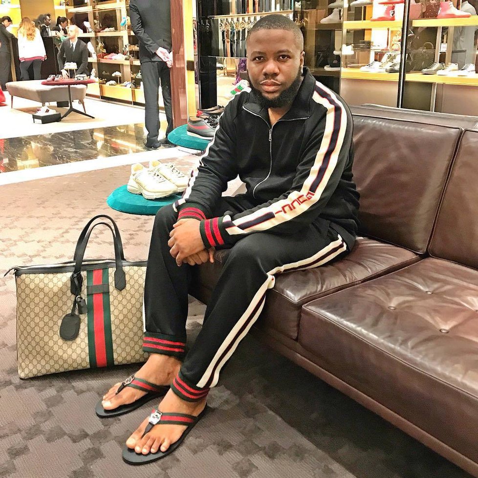 Nigerijec Raymond Abbas alias Hushpuppi je obviněn z podvodu v přepočtu za 10 miliard korun.