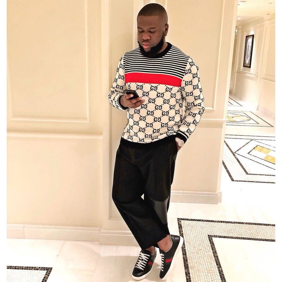 Nigerijec Raymond Abbas alias Hushpuppi je obviněn z podvodu v přepočtu za 10 miliard korun.