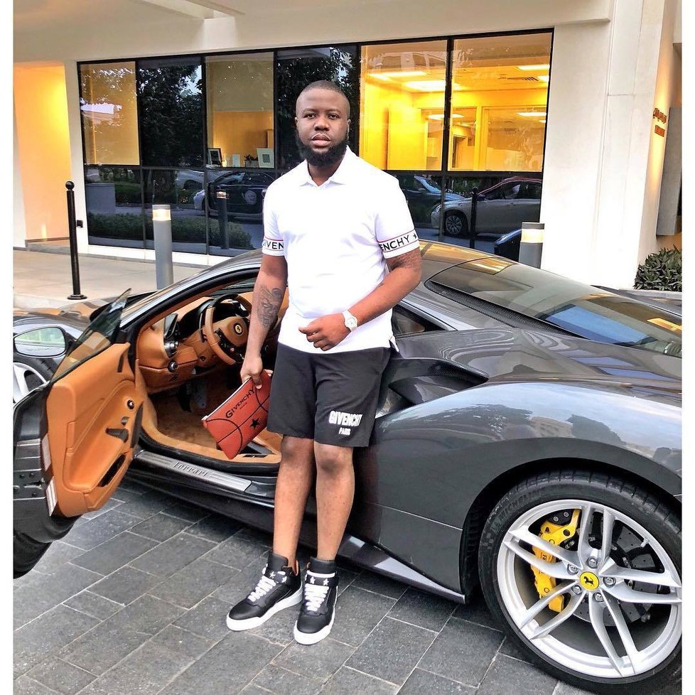 Nigerijec Raymond Abbas alias Hushpuppi je obviněn z podvodu v přepočtu za 10 miliard korun.